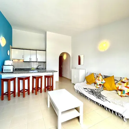 One Bedroom,beach, Sun, Wifi Pool In Tenerife South