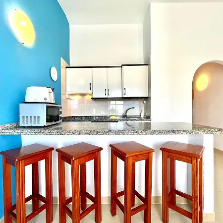 One Bedroom,beach, Sun, Wifi Pool In Tenerife South *