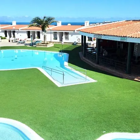 One Bedroom,beach, Sun, Wifi Pool In Tenerife South