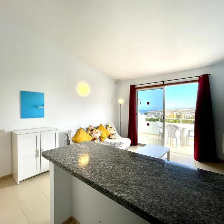 One Bedroom,beach, Sun, Wifi Pool In Tenerife South *